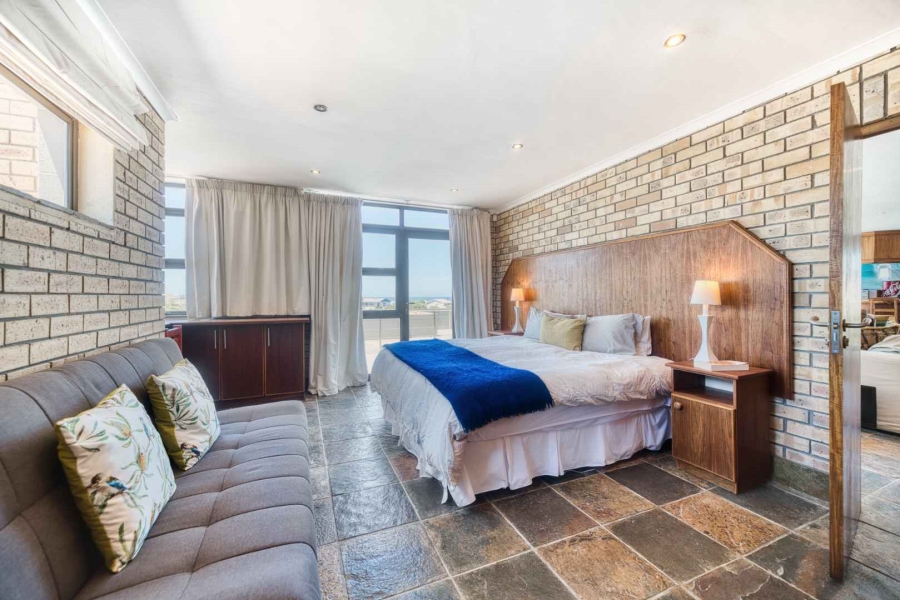 4 Bedroom Property for Sale in Pearly Beach Western Cape